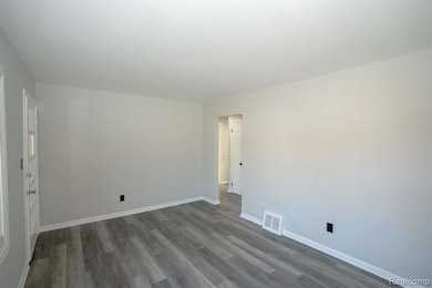 19820 Avalon St, Saint Clair Shores, MI 48080 - photo 4