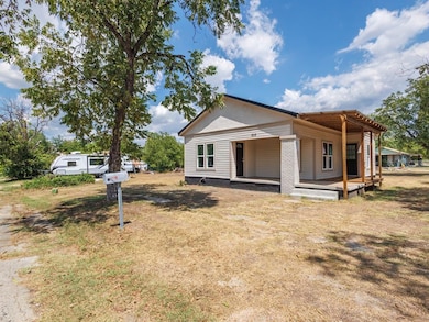 1215 Llano St, Coleman, TX 76834 - photo 4