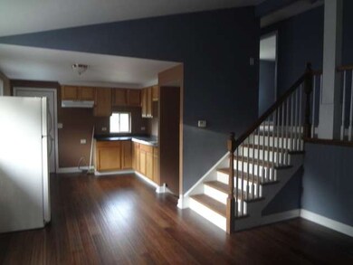 1720 Queens Ct, Carpentersville, IL 60110 - photo 2