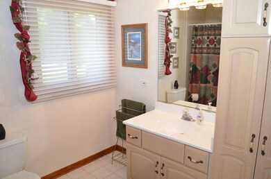 29W281 Wagner Rd, Naperville, IL 60564 - photo 7