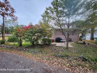 18 Circle Ave, Wapwallopen, PA 18660 - photo 4