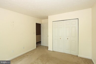 18124 Tompkins Ct, Dumfries, VA 22026 - photo 7