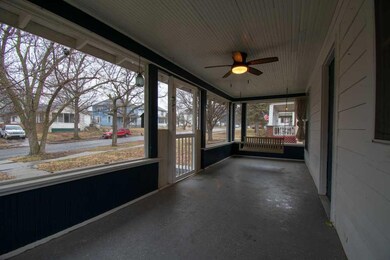 3 Screen Porch