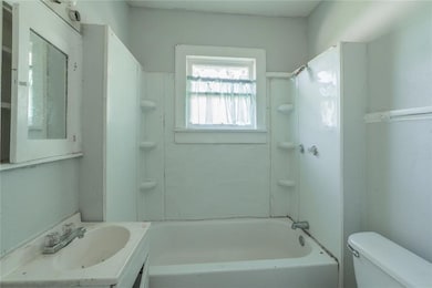 820 W Highland St, Shawnee, OK 74801 - photo 5