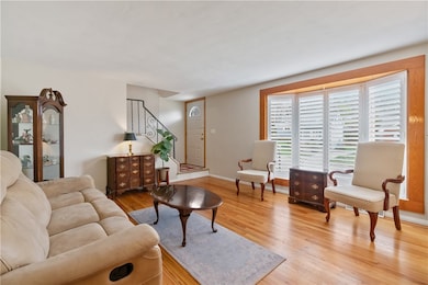 324 Tassel Ln, Pittsburgh, PA 15236 - photo 5