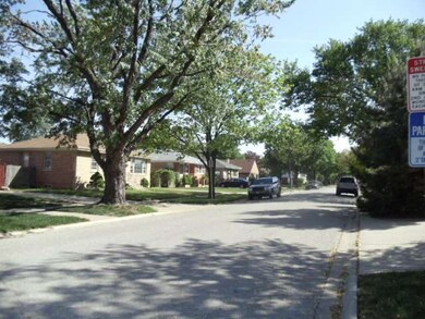 4633 Scott St, Schiller Park, IL 60176 - photo 2