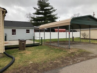 392 N Gladstone Ave, Columbus, IN 47201 - photo 3