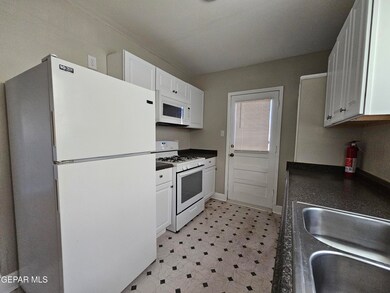 3125 Van Buren Ave, El Paso, TX 79930 - photo 7