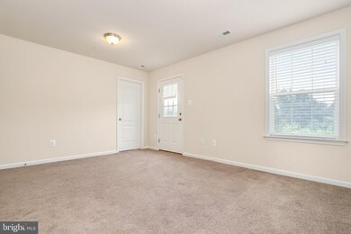 10381 Lantern Ln, Hagerstown, MD 21740 - photo 5