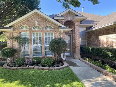 2751 Crystal Glenn Cir, Hurst, TX 76054 - photo 2