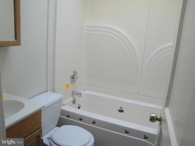 3808 Flowerton Rd, Baltimore, MD 21229 - photo 6