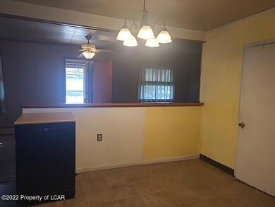 1041 N Vine St, Hazleton, PA 18202 - photo 5