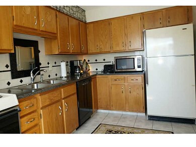 313 Chatham Cir, Warwick, RI 02886 - photo 5