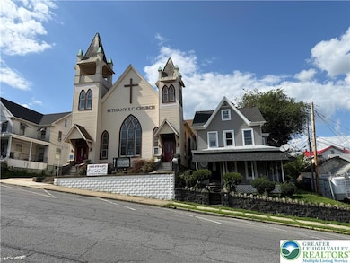 216 North St unit 218, Lehighton, PA 18235 - photo 3