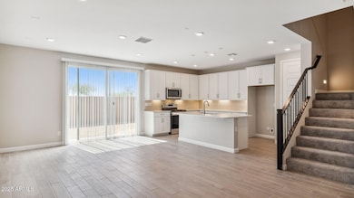 5842 E Zachary Dr, Phoenix, AZ 85054 - photo 6