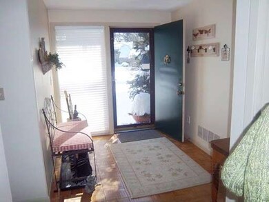 311 Hemlock Cir, Lincoln, MA 01773 - photo 2