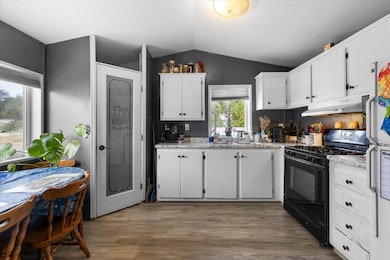 11427 Blackwell Rd unit 2, Central Point, OR 97502 - photo 7