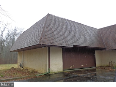 16 Catalpa Crescent, Pilesgrove, NJ 08098 - photo 2