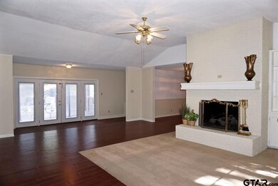 2204 2204 Pollard, Tyler, TX 75701 - photo 2