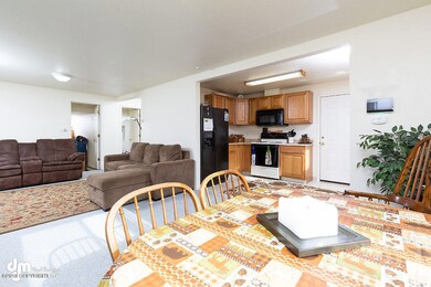 Unit 1 Dining Area 20190611-DW-46014-SMA