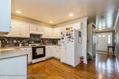 12 Lone Oak Way unit 2810, Eatontown, NJ 07724 - photo 6