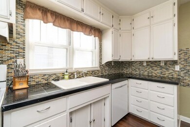 11_1828BentonSt_2011_LowRes