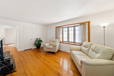 3021 Roblang Ct, Des Moines, IA 50317 - photo 7