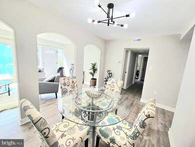 2302 Sun Valley Cir unit 1CD, Silver Spring, MD 20906 - photo 5