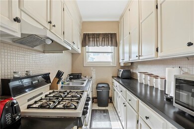 982 Atwood Ave, Johnston, RI 02919 - photo 4