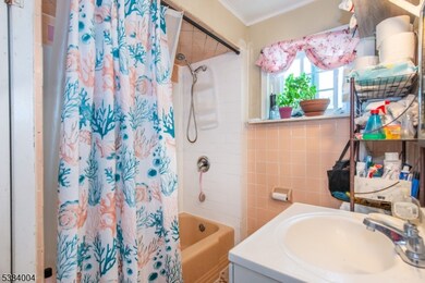 356 Henry St, Orange, NJ 07050 - photo 7