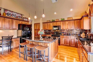 V 2 Kitchen 1