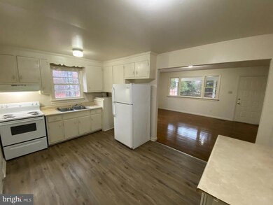 10164 Pennsylvania Ave, Ruther Glen, VA 22546 - photo 6