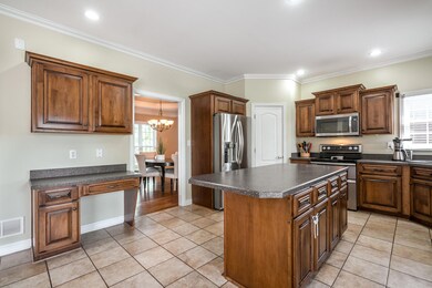 11410 Lavender Ct, Louisville, KY 40291 - photo 7