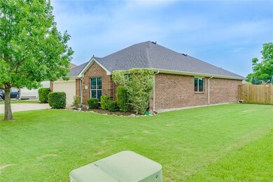930 W Ash St, Celina, TX 75009 - photo 3