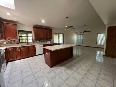 472 Citrus Ave, Sebastian, FL 32958 - photo 4