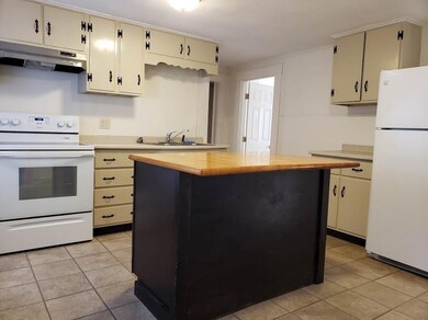 7 Weare Rd, Henniker, NH 03242 - photo 4