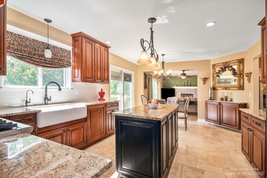 6458 Meadow Ridge Ct, Dexter, MI 48130 - photo 4