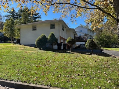 Side View
Big corner lot!