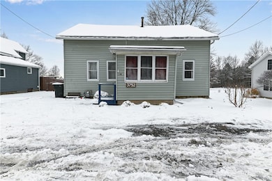 3752 Oakmount Rd, Bloomfield, NY 14469 - photo 2