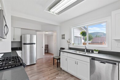 309 Bennett St, Sedro Woolley, WA 98284 - photo 6