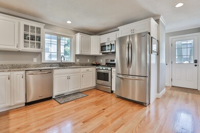 39 Chase St, Danvers, MA 01923 - photo 4