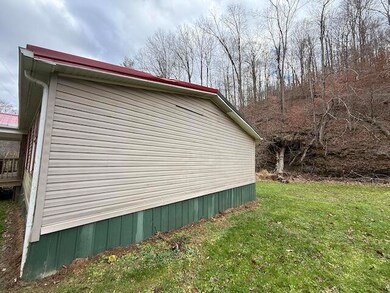 509 Ponder Branch Rd, Frenchburg, KY 40322 - photo 2