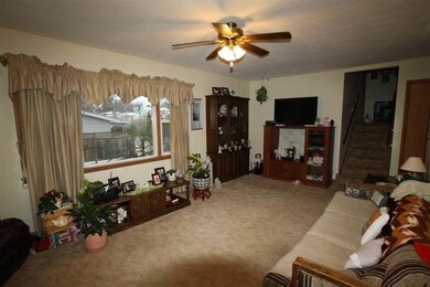 1353 Fairlane Dr, Bettendorf, IA 52722 - photo 5