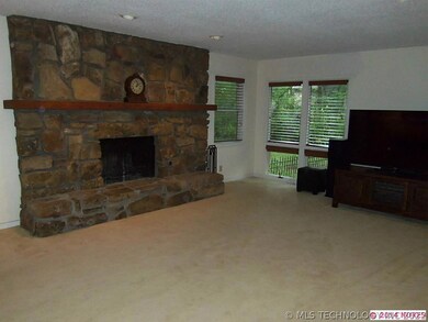 2431 Dorchester Dr, Bartlesville, OK 74006 - photo 5