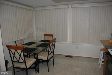 18559 Split Rock Ln, Germantown, MD 20874 - photo 6