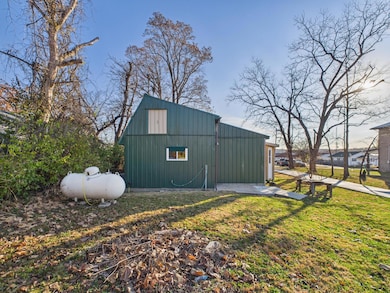 523 Pine St, Cabool, MO 65689 - photo 7