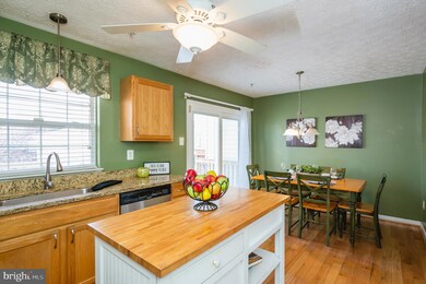 9805 Finsbury Rd, Rosedale, MD 21237 - photo 5