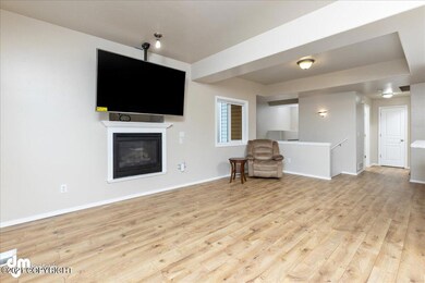 04-Living Room 20211027-DW-0028