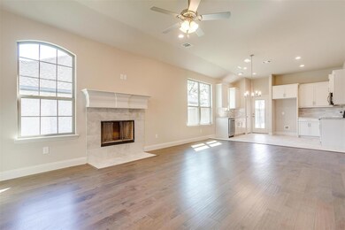 633 Vaquero St, White Settlement, TX 76108 - photo 3