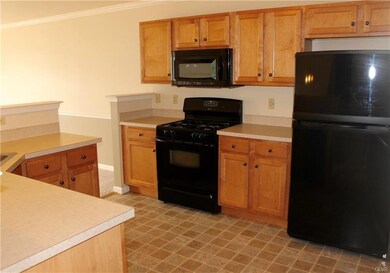 6897 Hunt Dr, Macungie, PA 18062 - photo 4